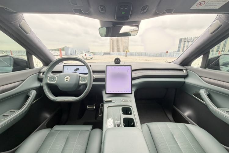 Used Nio ES8 2023 100kWh Signature Edition Interior 3