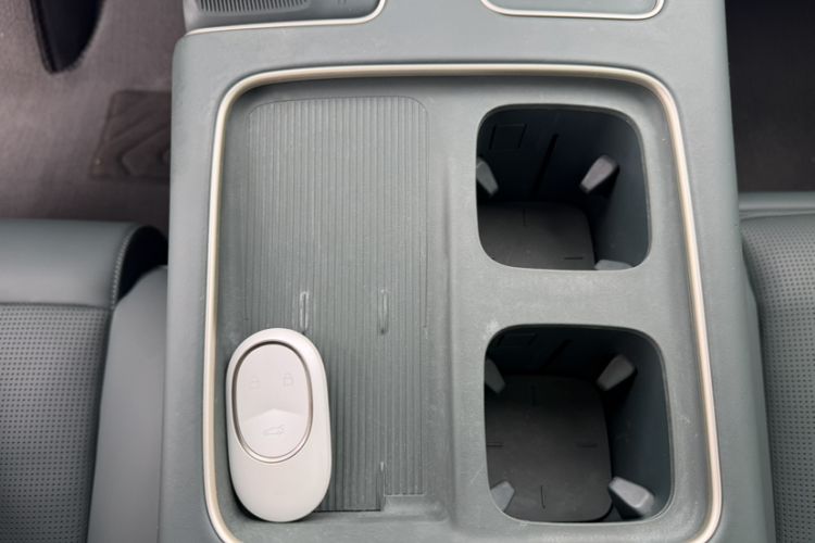 Used Nio ES8 2023 100kWh Signature Edition Interior 4