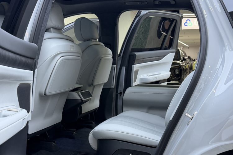Used Nio ES8 2023 100kWh Interior 6