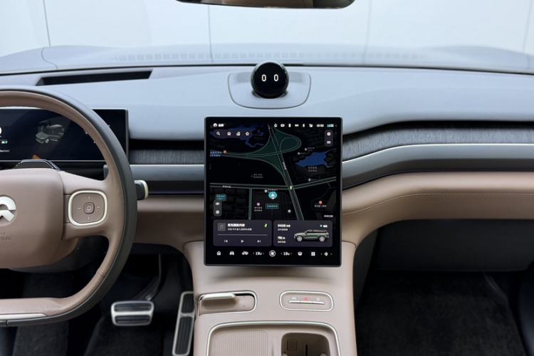 Used Nio ES8 2023 75 kWh Executive Edition Interior 8
