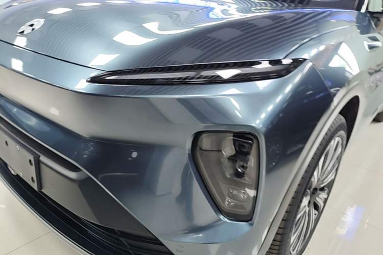 Used Nio ES8 2023 75 kWh Left Front Headlight