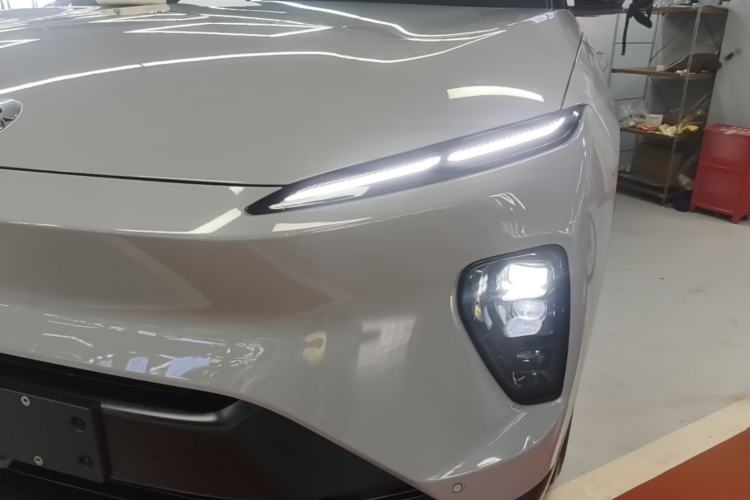 Used Nio ES8 2023 75 kWh Left Front Headlight