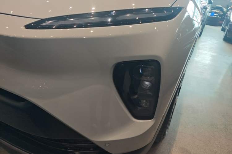 Used Nio ES8 2023 100kWh Signature Edition Left Front Headlight