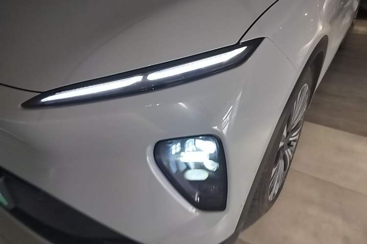 Used Nio ES8 2023 75 kWh Executive Edition Left Front Headlight