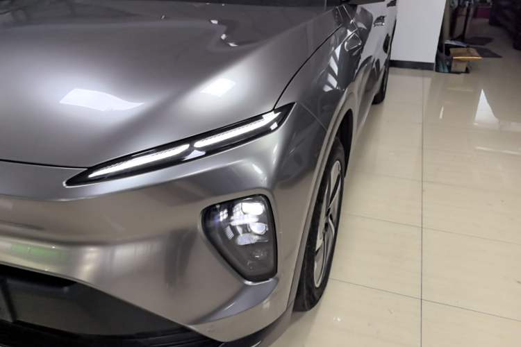 Used Nio ES8 2023 75 kWh Left Front Headlight