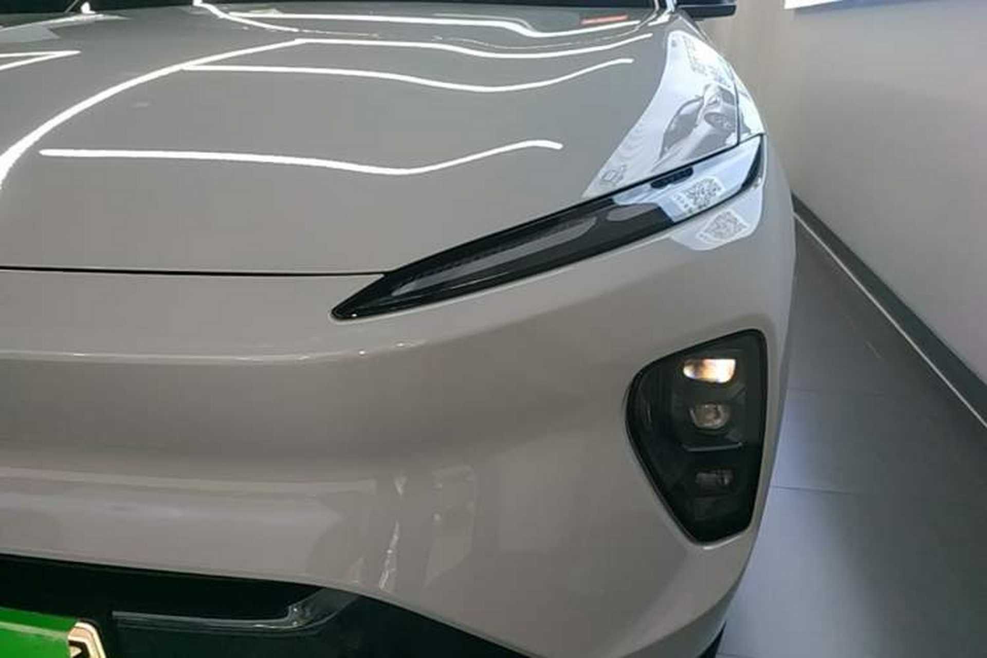 Used Nio ES8 2023 75 kWh Left Front Headlight