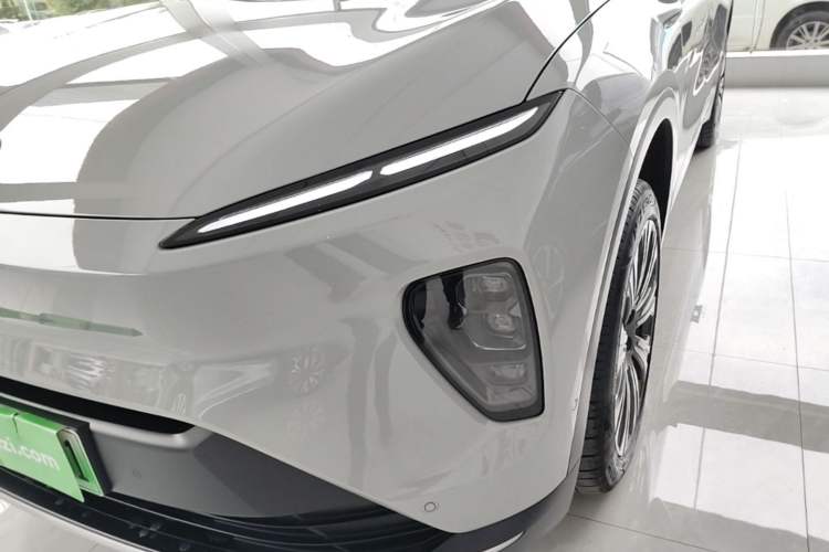 Used Nio ES8 2023 75 kWh Left Front Headlight