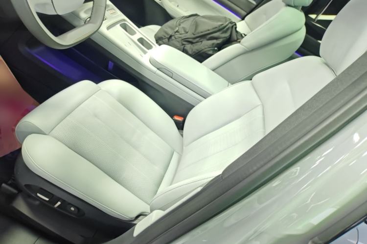 Used Nio ES8 2023 75 kWh Left Front Seat