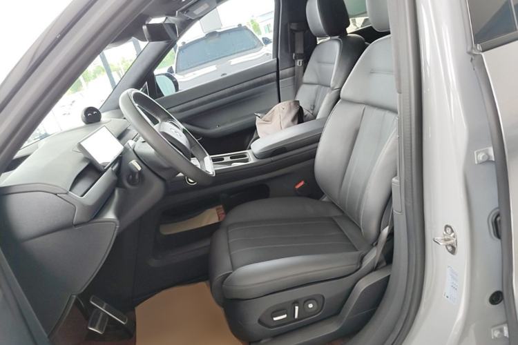 Used Nio ES8 2023 75 kWh Left Front Seat