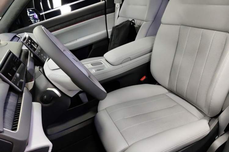 Used Nio ES8 2023 75 kWh Left Front Seat