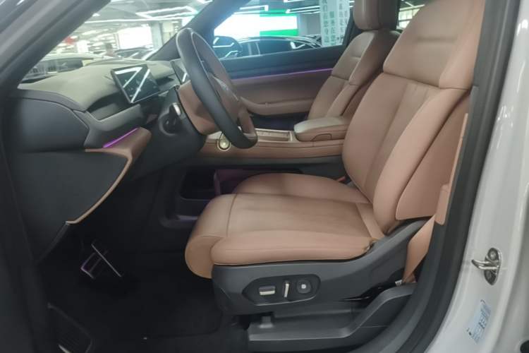 Used Nio ES8 2023 75 kWh Left Front Seat