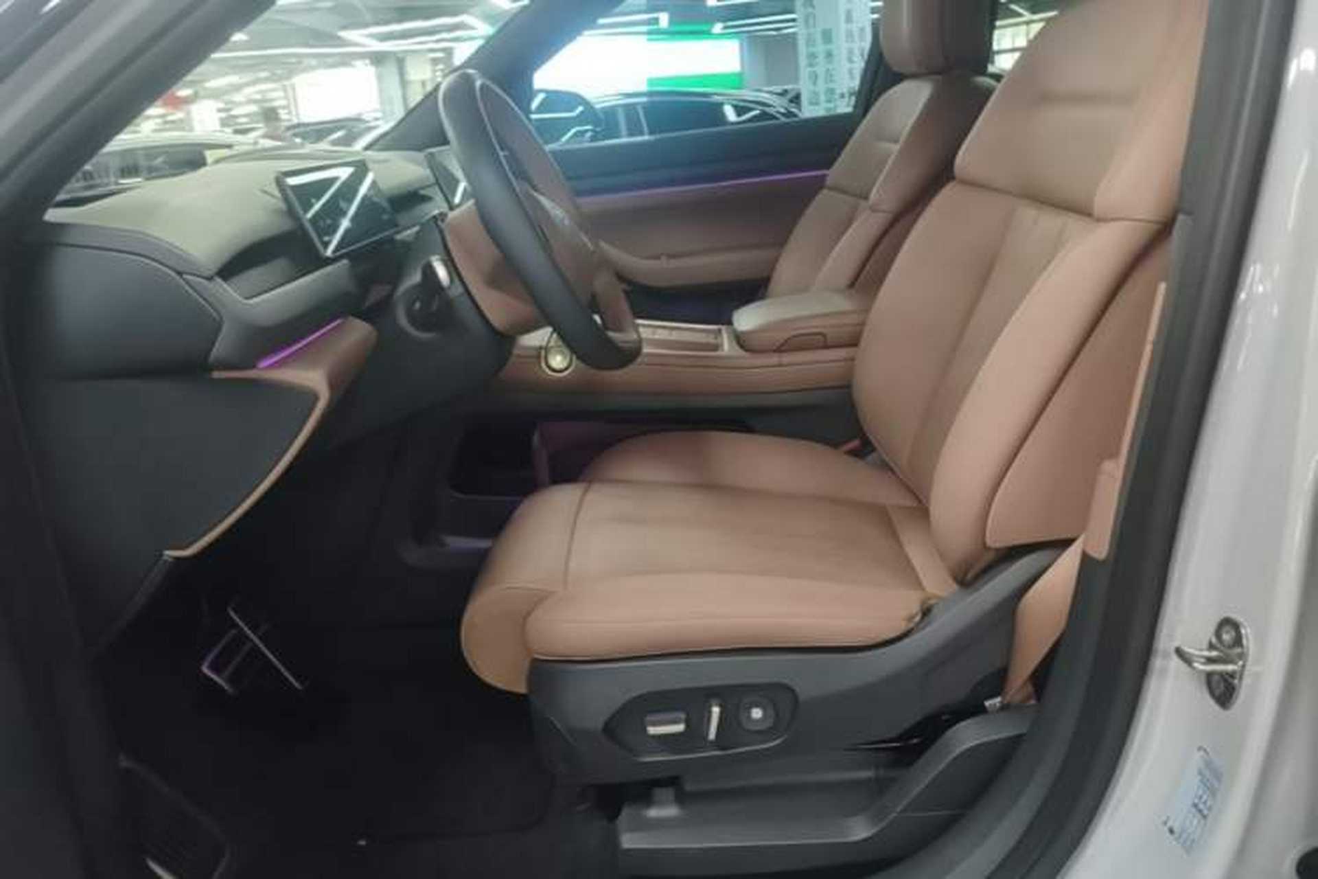 Used Nio ES8 2023 75 kWh Left Front Seat