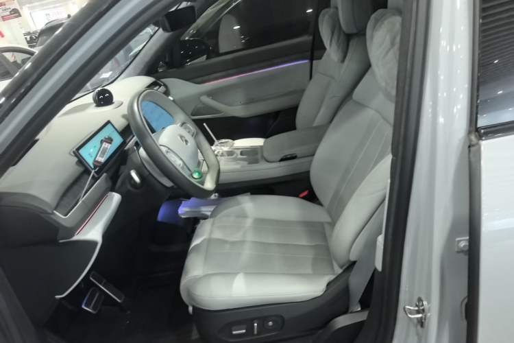 Used Nio ES8 2023 75 kWh Left Front Seat