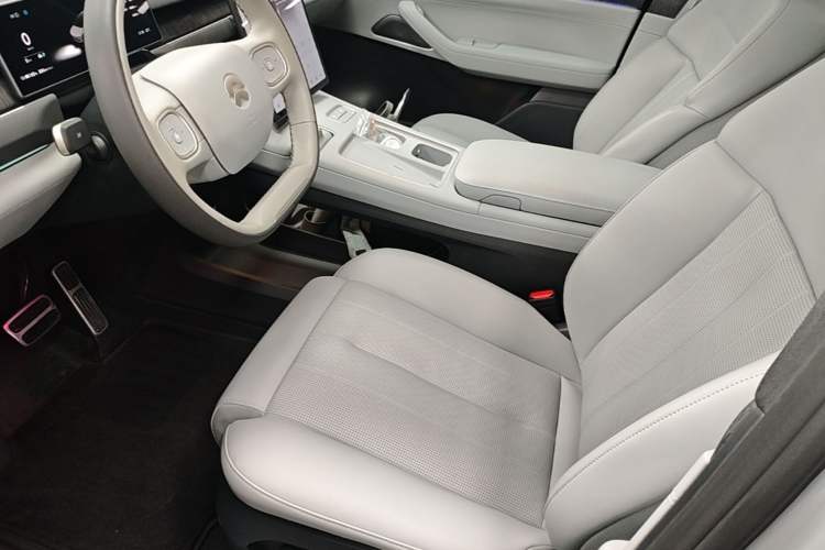 Used Nio ES8 2023 75 kWh Executive Edition Left Front Seat