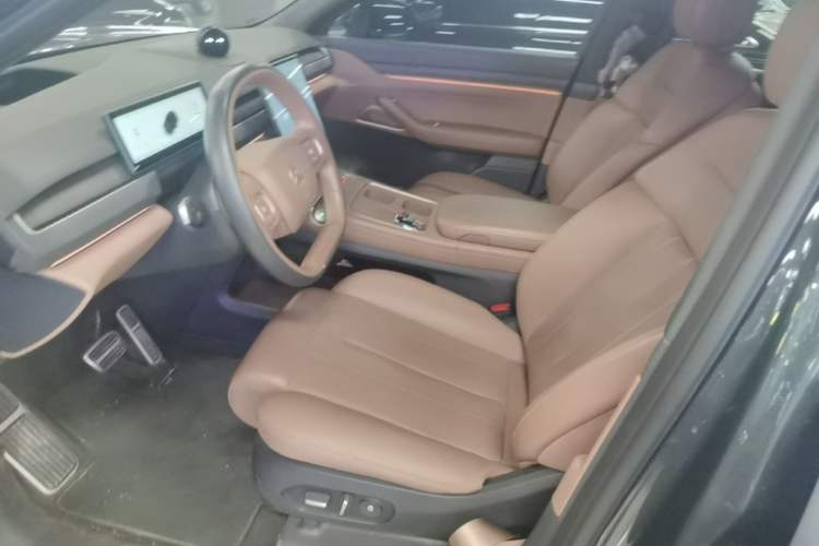 Used Nio ES8 2023 75 kWh Left Front Seat
