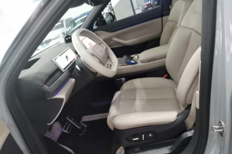 Used Nio ES8 2023 100kWh Left Front Seat