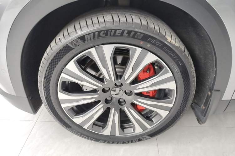 Used Nio ES8 2023 75 kWh Left Front Wheel Hub