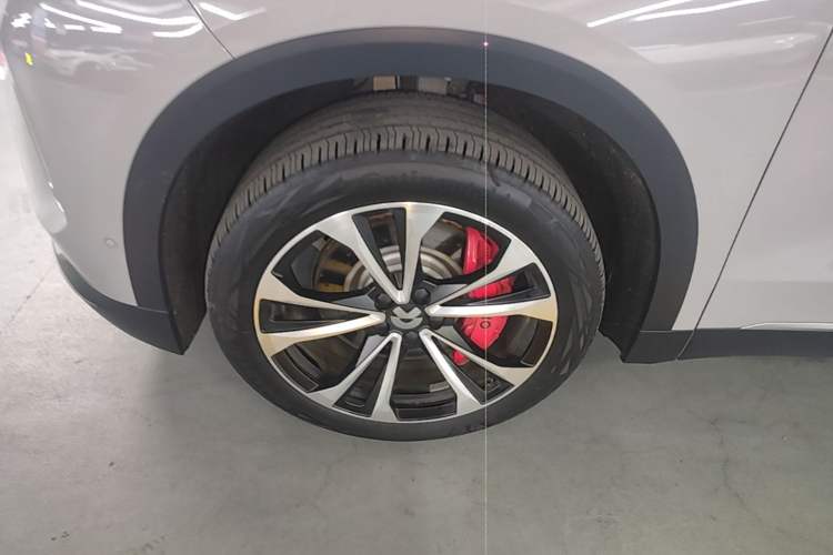 Used Nio ES8 2023 75 kWh Left Front Wheel Hub