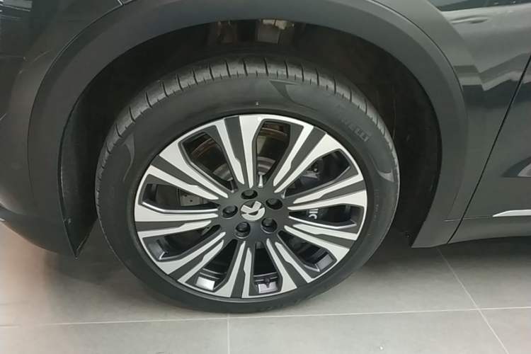 Used Nio ES8 2023 75 kWh Left Front Wheel Hub