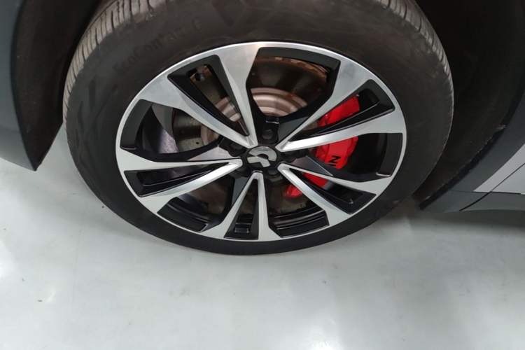 Used Nio ES8 2023 75 kWh Left Front Wheel Hub