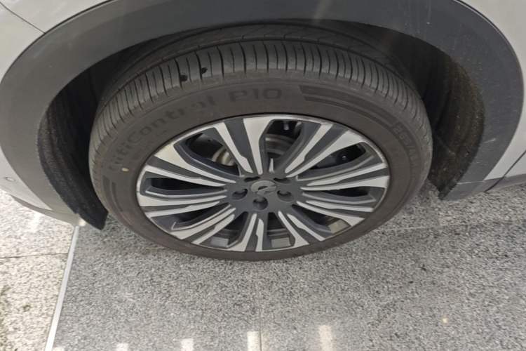 Used Nio ES8 2023 75 kWh Left Front Wheel Hub