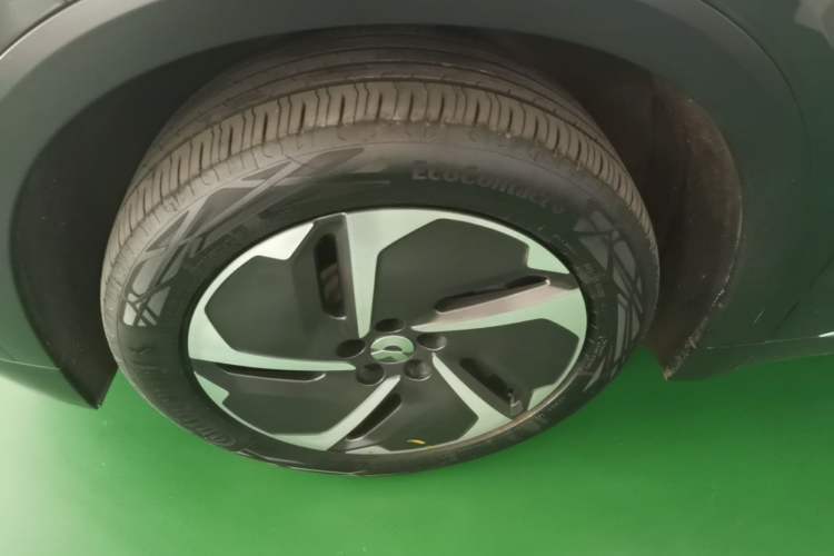 Used Nio ES8 2023 75 kWh Executive Edition Left Front Wheel Hub
