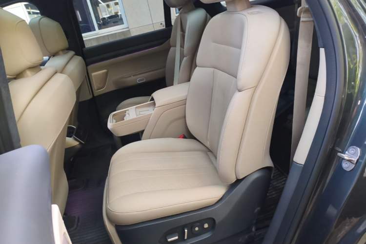 Used Nio ES8 2023 100kWh Signature Edition Left Rear Seat