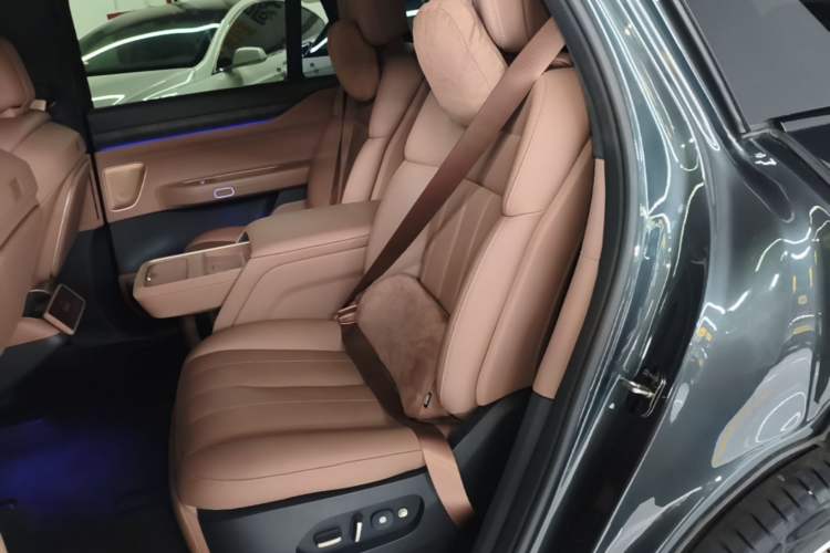 Used Nio ES8 2023 100kWh Signature Edition Left Rear Seat