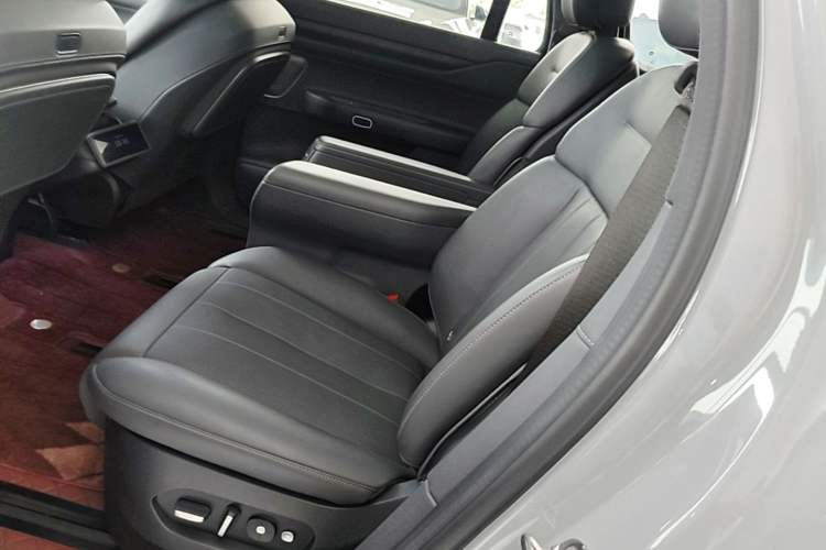 Used Nio ES8 2023 75 kWh Left Rear Seat