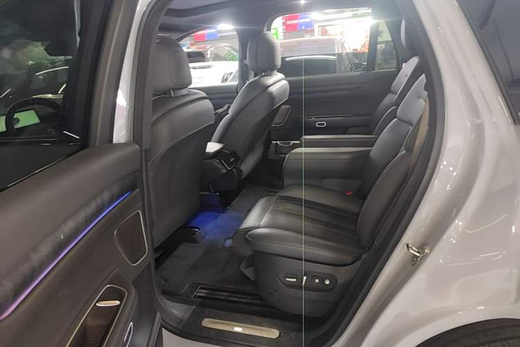 Used Nio ES8 2023 75 kWh Left Rear Seat