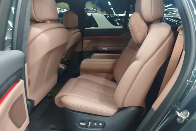 Used Nio ES8 2023 75 kWh Left Rear Seat
