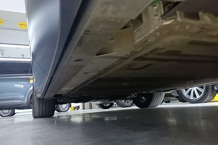 Used Nio ES8 2023 100kWh Signature Edition Left Side Sill