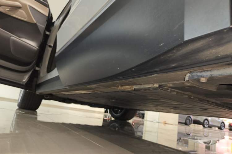 Used Nio ES8 2023 100kWh Executive Edition Left Side Sill