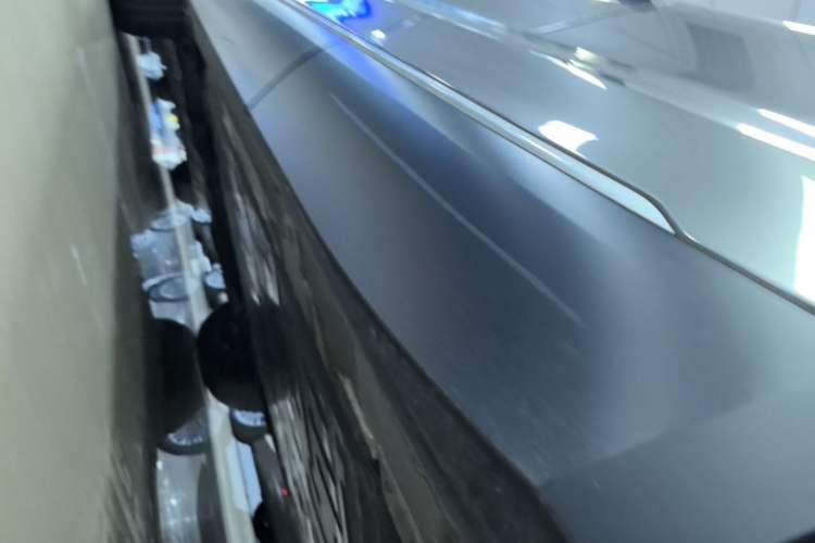 Used Nio ES8 2023 75 kWh Left Side Sill