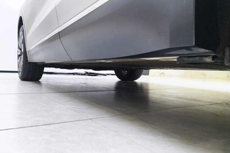 Used Nio ES8 2023 75 kWh Left Side Sill