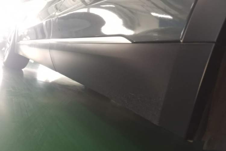 Used Nio ES8 2023 75 kWh Executive Edition Left Side Sill