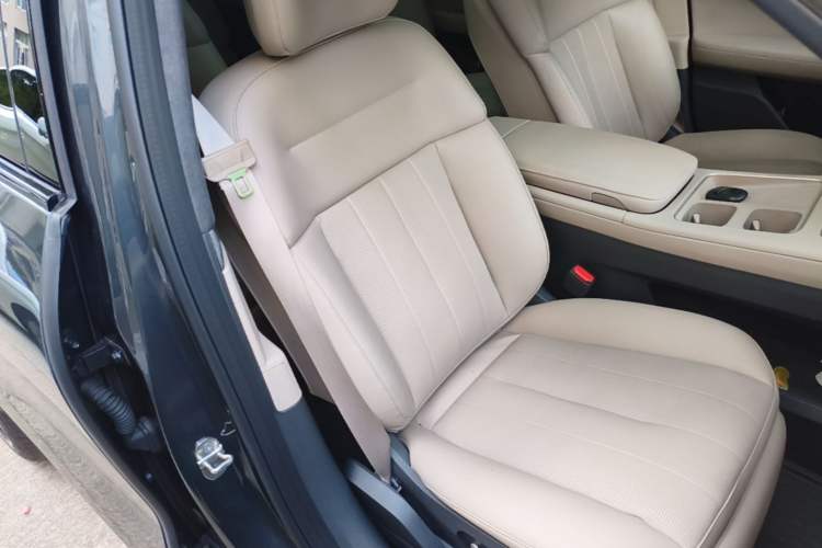 Used Nio ES8 2023 100kWh Signature Edition Right Front Seat