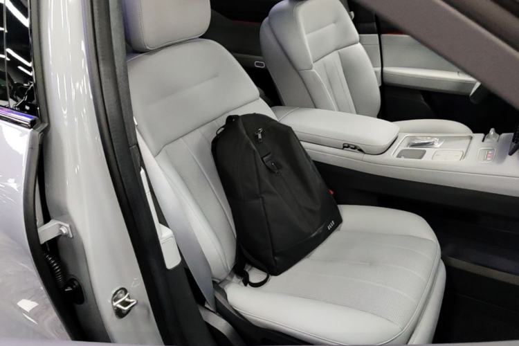 Used Nio ES8 2023 75 kWh Right Front Seat