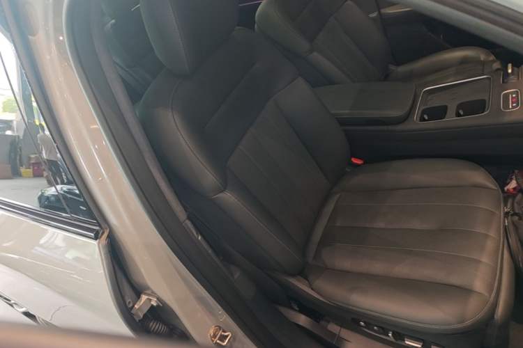 Used Nio ES8 2023 100kWh Signature Edition Right Front Seat