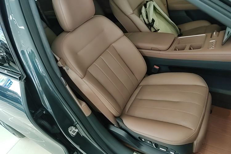 Used Nio ES8 2023 75 kWh Right Front Seat