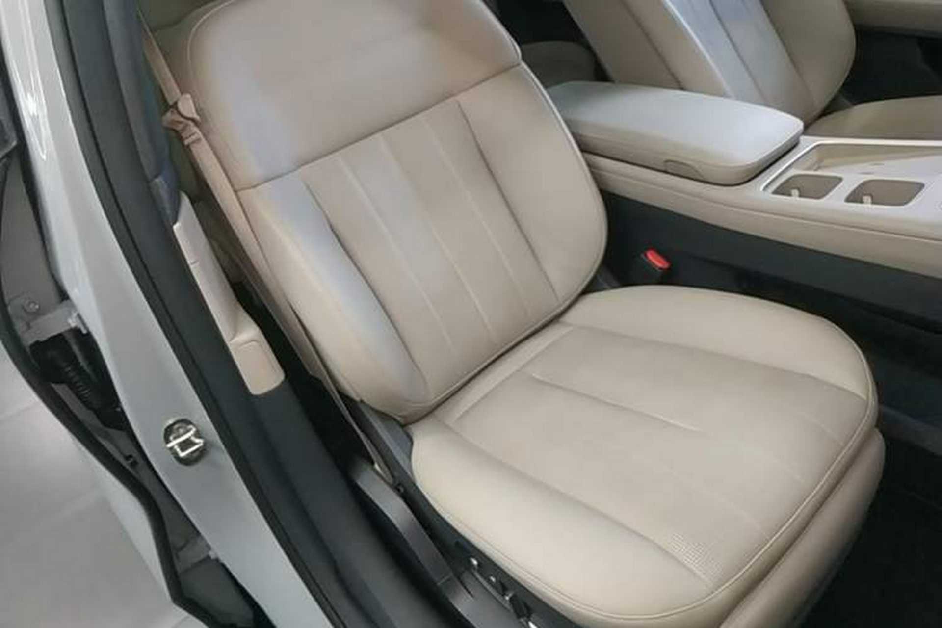 Used Nio ES8 2023 75 kWh Right Front Seat