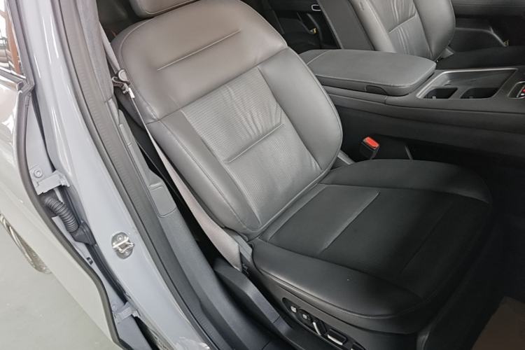 Used Nio ES8 2023 75 kWh Right Front Seat