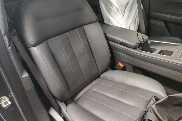 Used Nio ES8 2023 75 kWh Right Front Seat