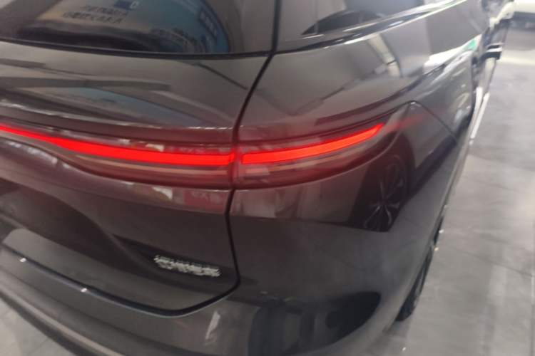 Used Nio ES8 2023 100kWh Signature Edition Right Rear Taillight