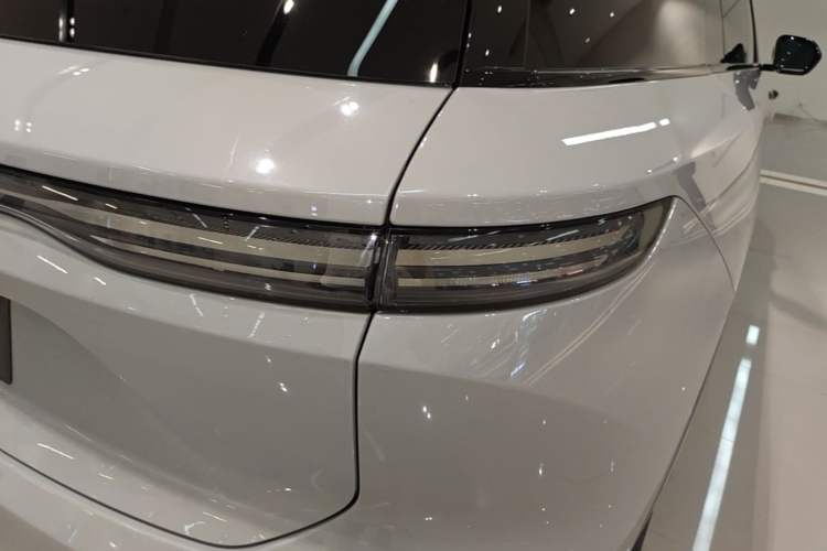 Used Nio ES8 2023 100kWh Executive Edition Right Rear Taillight