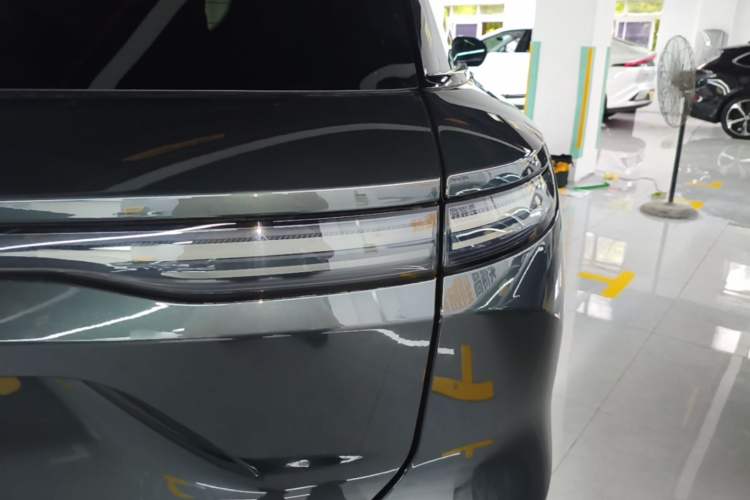 Used Nio ES8 2023 100kWh Signature Edition Right Rear Taillight
