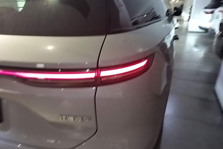 Used Nio ES8 2023 75 kWh Executive Edition Right Rear Taillight