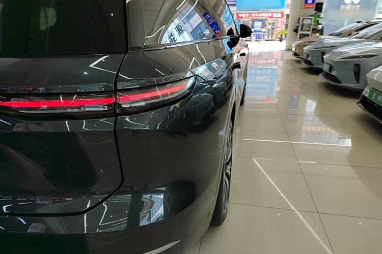 Used Nio ES8 2023 75 kWh Right Rear Taillight