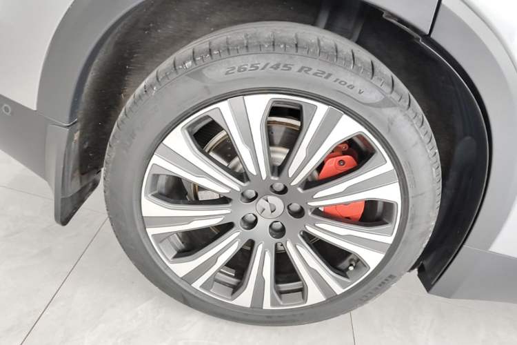 Used Nio ES8 2023 75 kWh Right Rear Wheel Hub