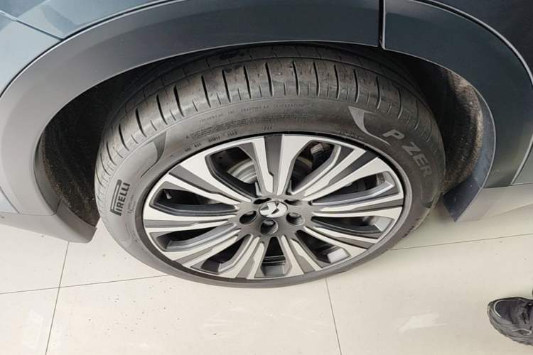 Used Nio ES8 2023 75 kWh Right Rear Wheel Hub
